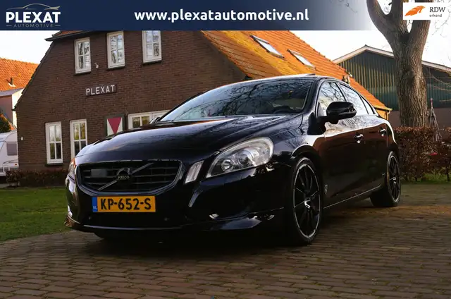 Volvo S60 3.0 T6 AWD Momentum Aut. | Heico Uitvoering | Pano