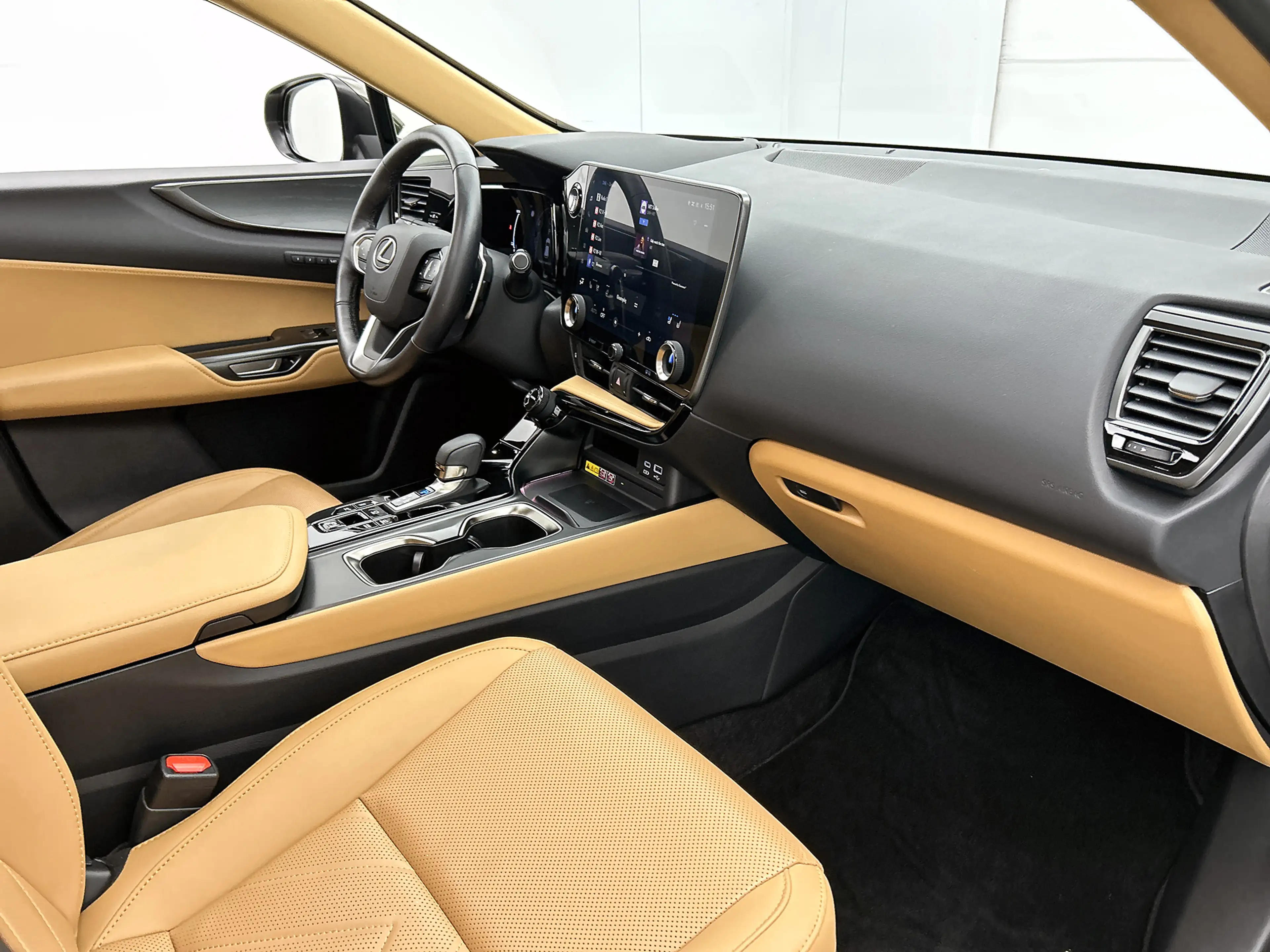 Lexus NX 450h+ AWD Executive Line — photo 6