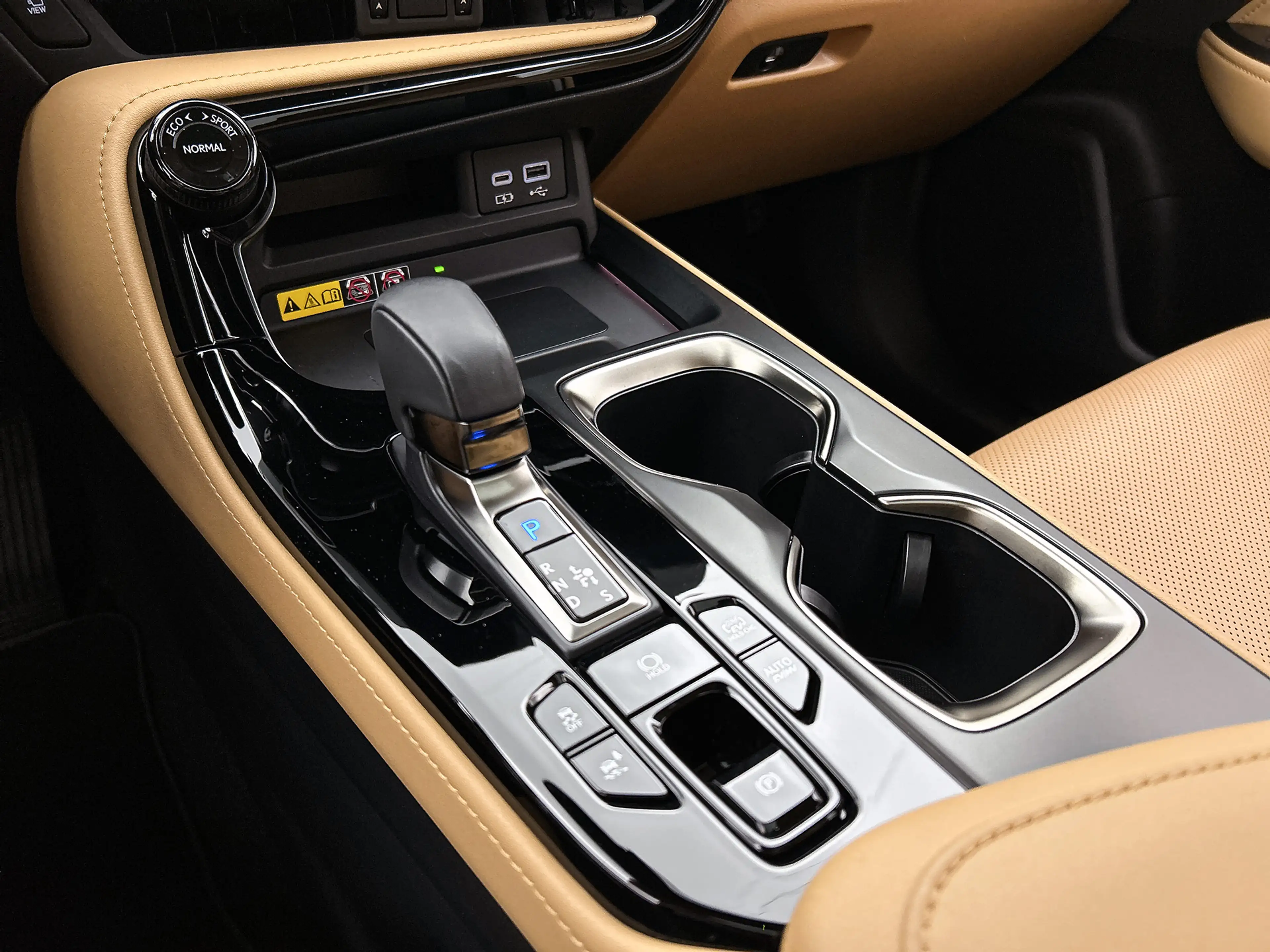 Lexus NX 450h+ AWD Executive Line — photo 11