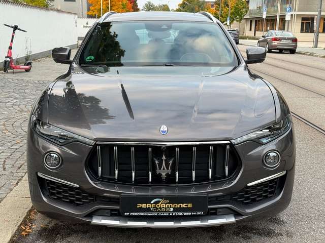 Imagine Maserati Levante Benzin 3.0 V6 257kW GRANLUSSO 4x4 Auto