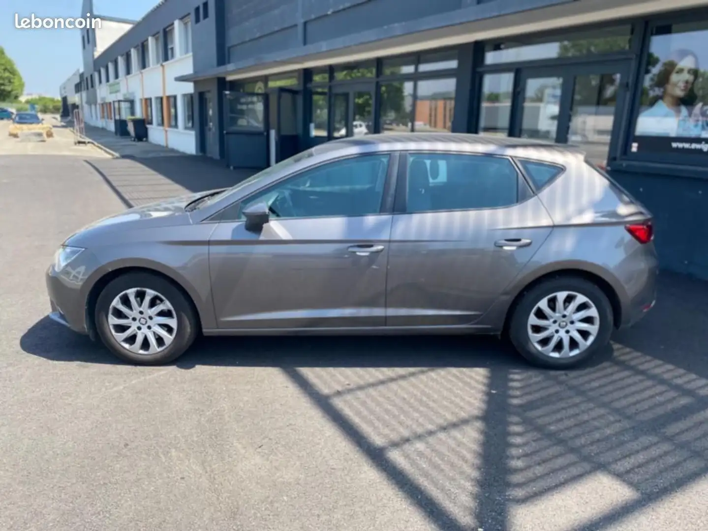 SEAT Leon 1.6 TDI 110 STYLE BUSINESS START-STOP Gris - 2