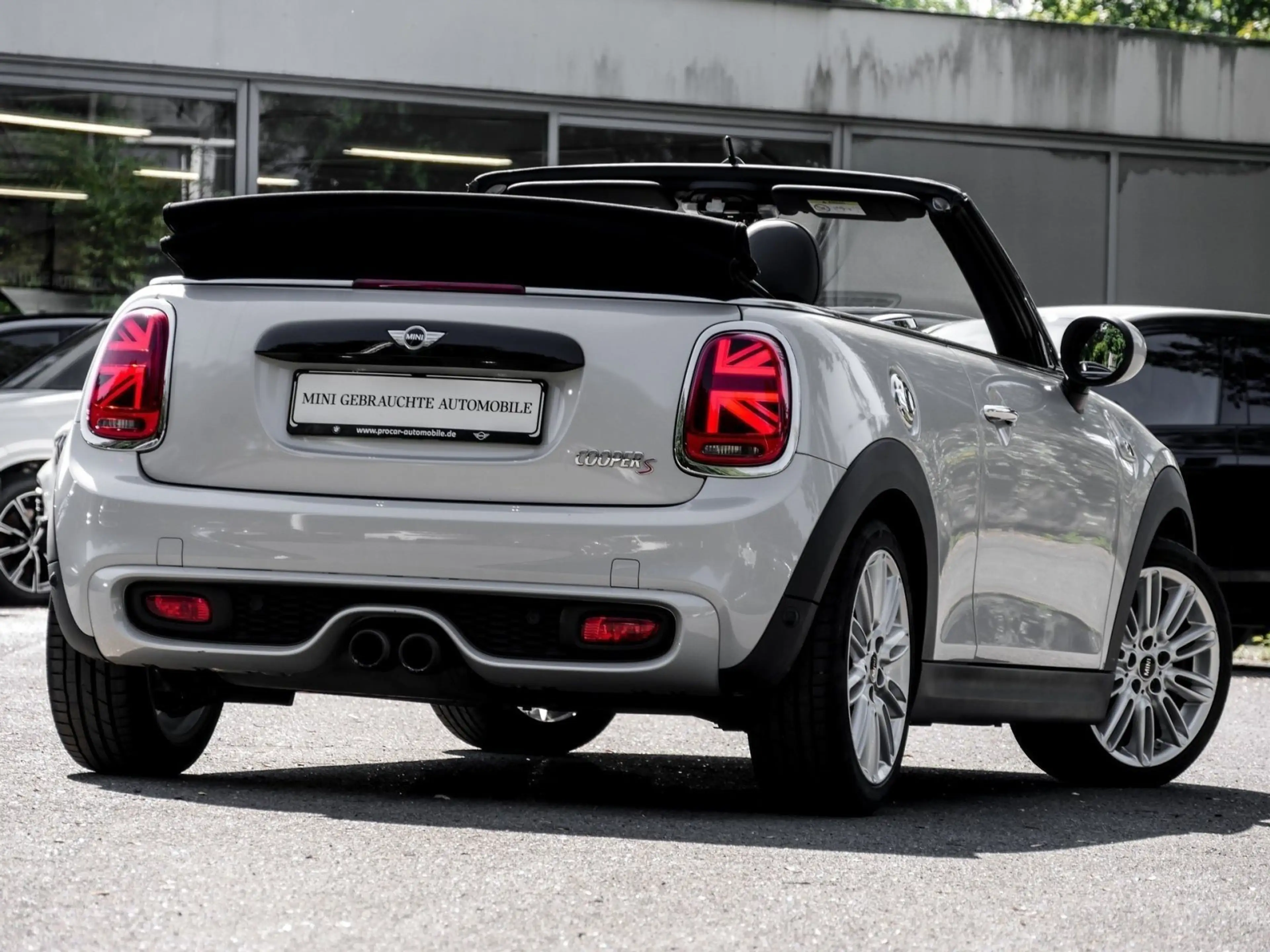 MINI Cooper S Cabrio Cooper S CHILI ll+LED+NAVI+SHZ+ISOFIX — photo 2