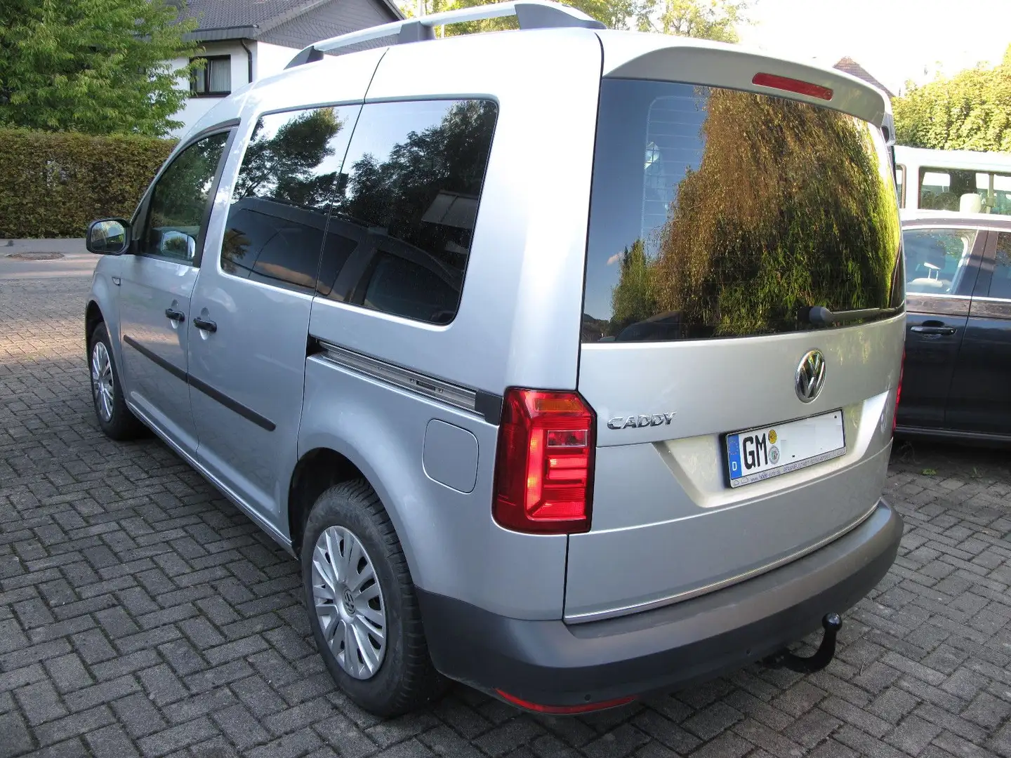 Volkswagen Caddy 2,0 TDI 5-Sitzer N1 LKW-Zulassung  AHK REL Silber - 2
