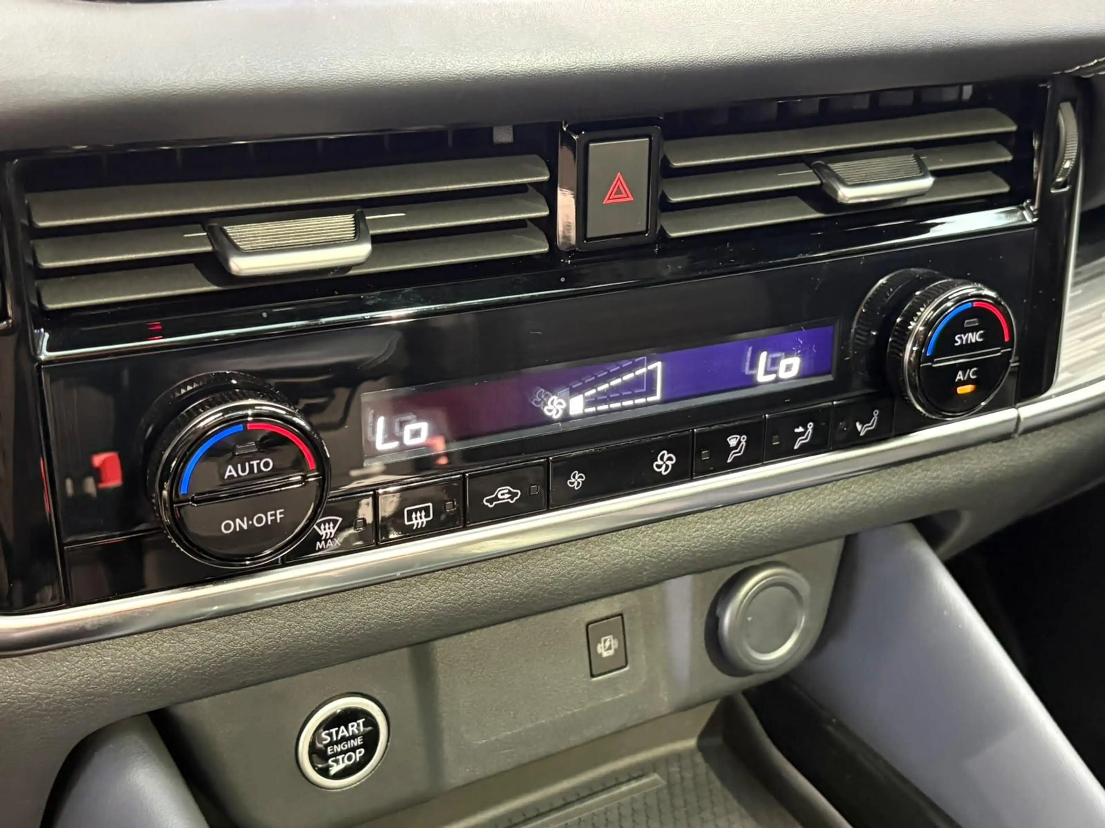 Nissan Qashqai 1.3 MHEV Xtronic Tekna Plus | Head up Display | 36 — photo 10
