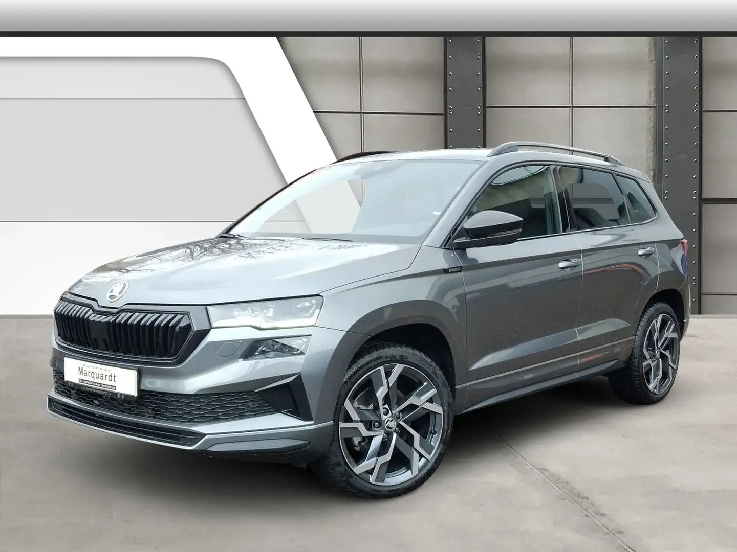 Skoda Karoq Sportline 2.0TSI 4x4 Pano AHK  19" Šedá - 1