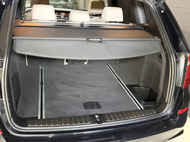 BMW X3 view 8