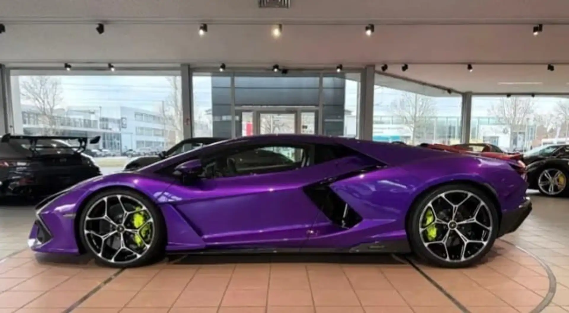 Lamborghini Revuelto 1016cv. carbonceramic line garanzia - 1