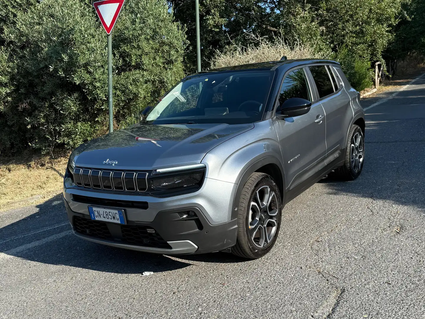 Jeep Avenger Avenger 1.2 turbo Summit fwd 100cv Zilver - 1