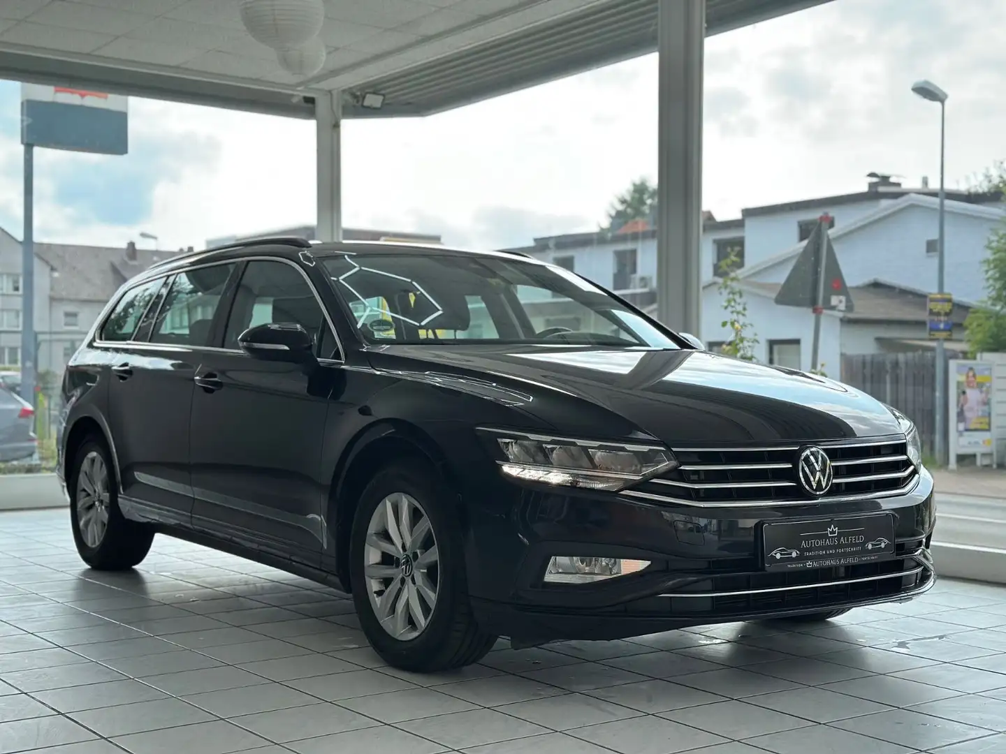 Volkswagen Passat Variant *1-Hand* Scheckheft*Xenon* Schwarz - 1