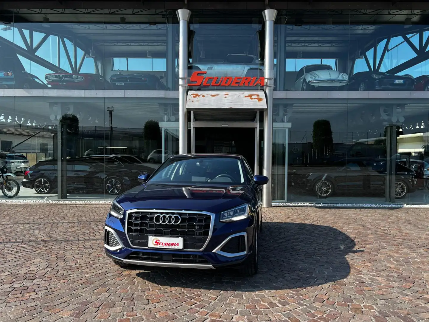 Audi Q2 35 TFSI S tronic Business Advanced Blu/Azzurro - 1
