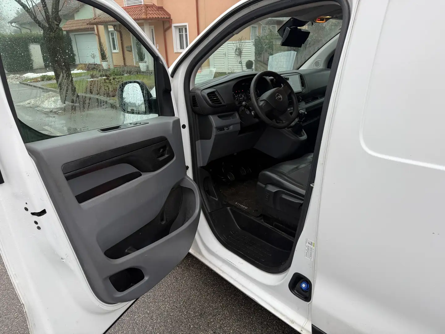 Opel Vivaro 2,0 D Weiß - 2