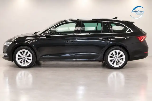 Skoda Octavia view 4