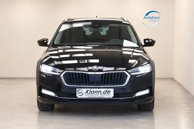 Skoda Octavia view 2