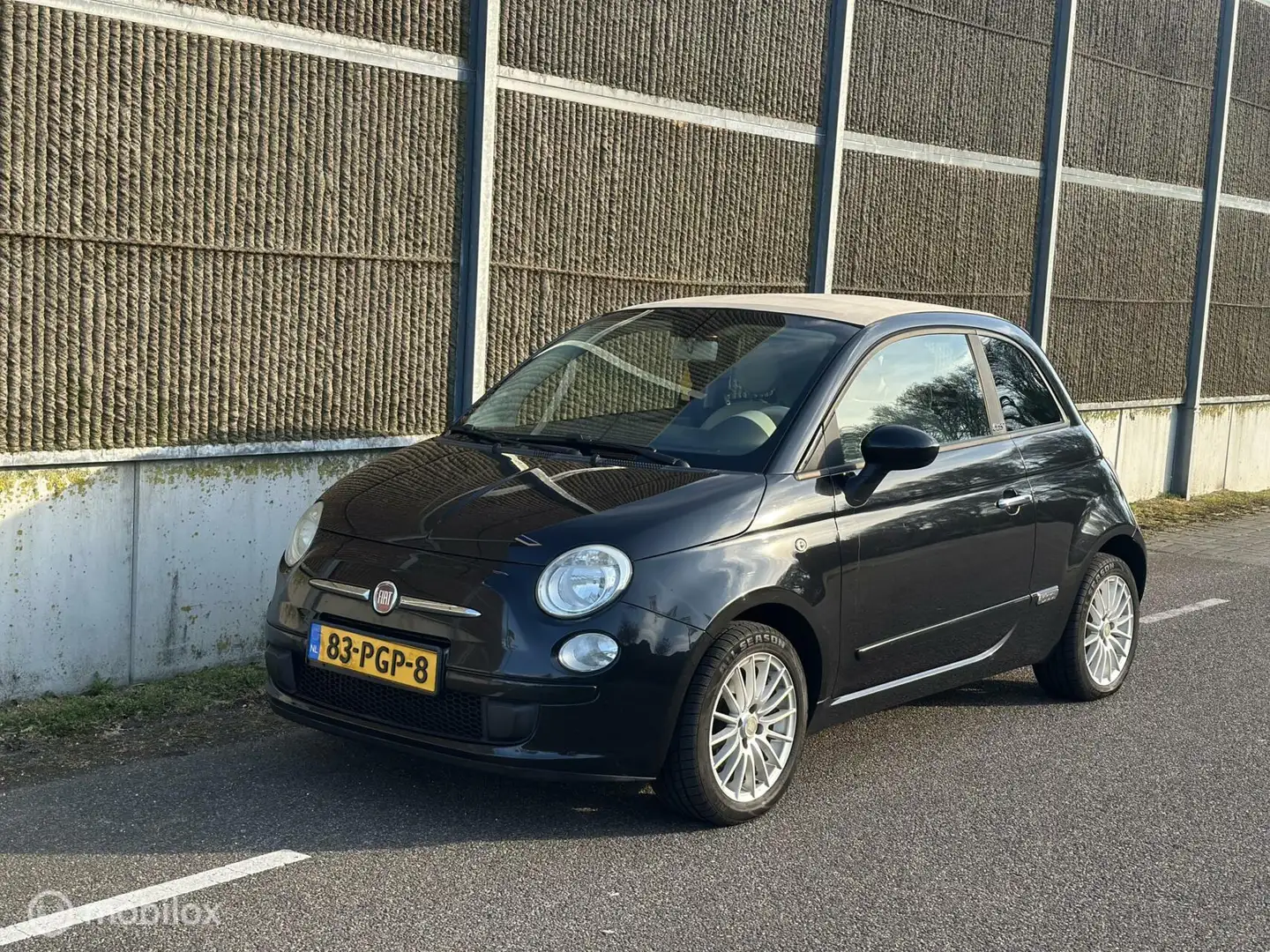 Fiat 500 0.9 TwinAir Pop cabrio NAP/APK/AIRCO Zwart - 1