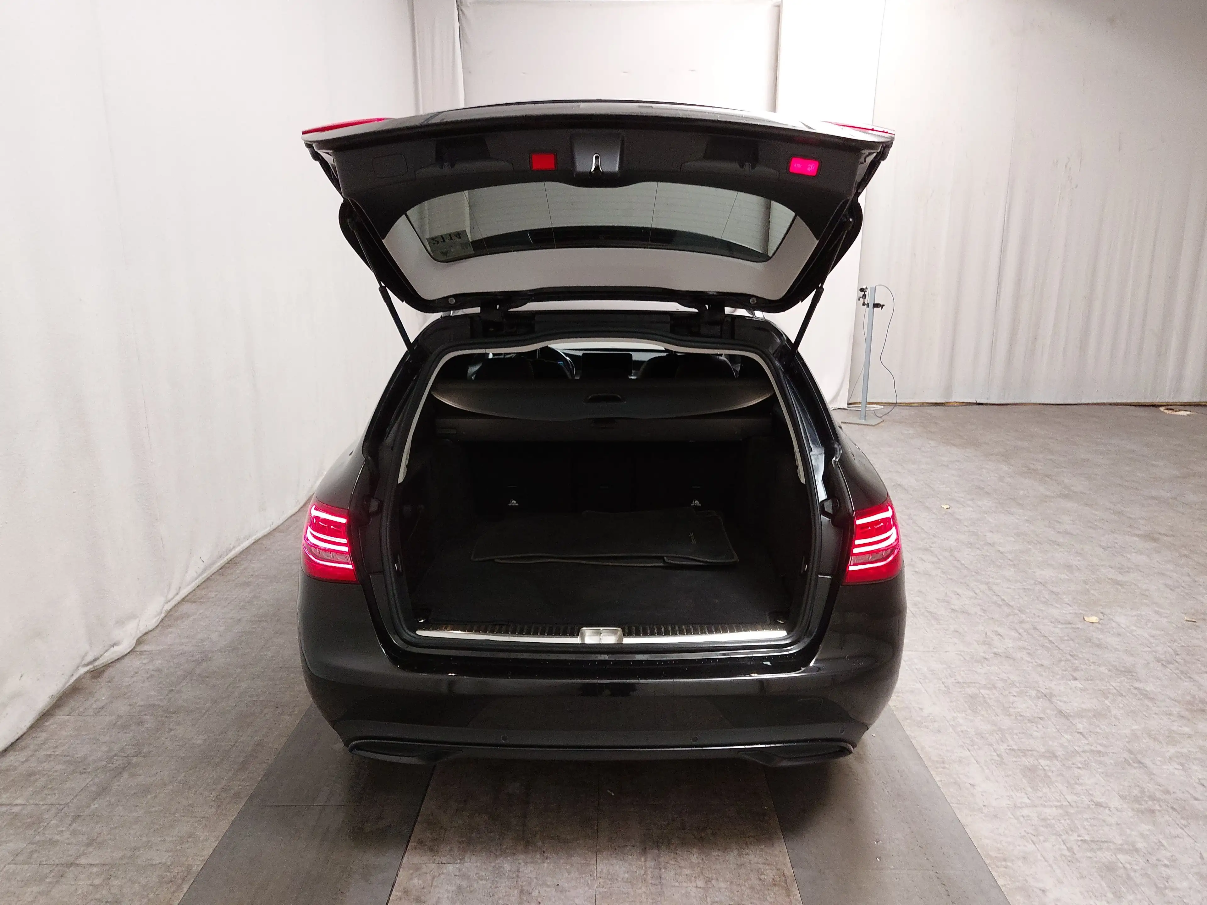 Mercedes-Benz C 220 MB C 220 T d Avantgarde Navi LED Widescreen RFK — photo 15