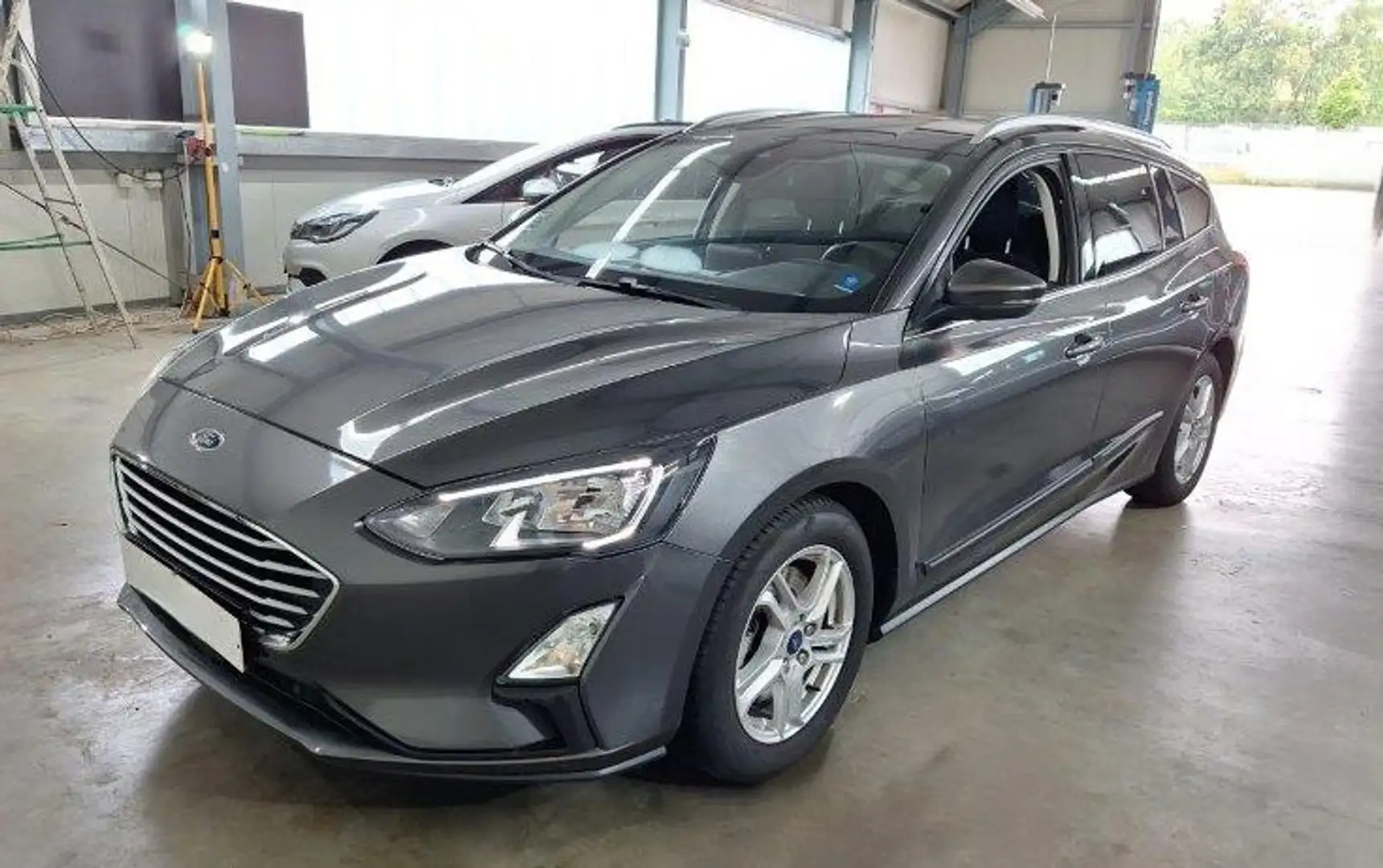 Ford Focus 1.5 TDCi Cool & Connect 1. Hd. PDC Navi Alufelgen Grau - 1