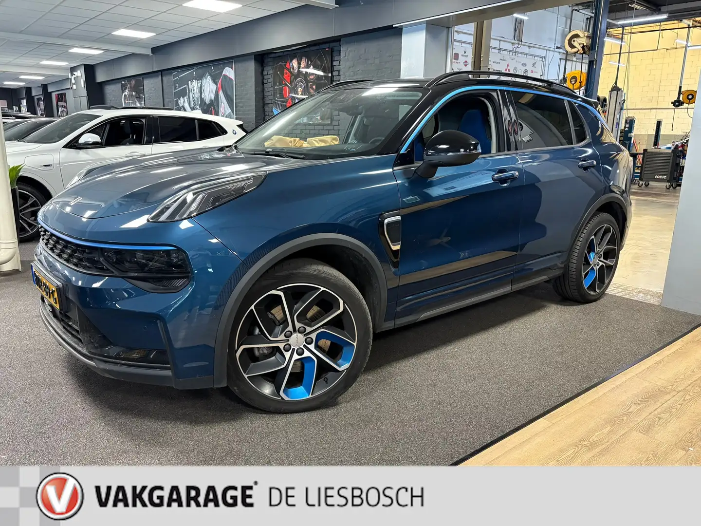 Lynk & Co 01 1.5 / pano / 360 camera / model 2023 / Infinity / Blauw - 2