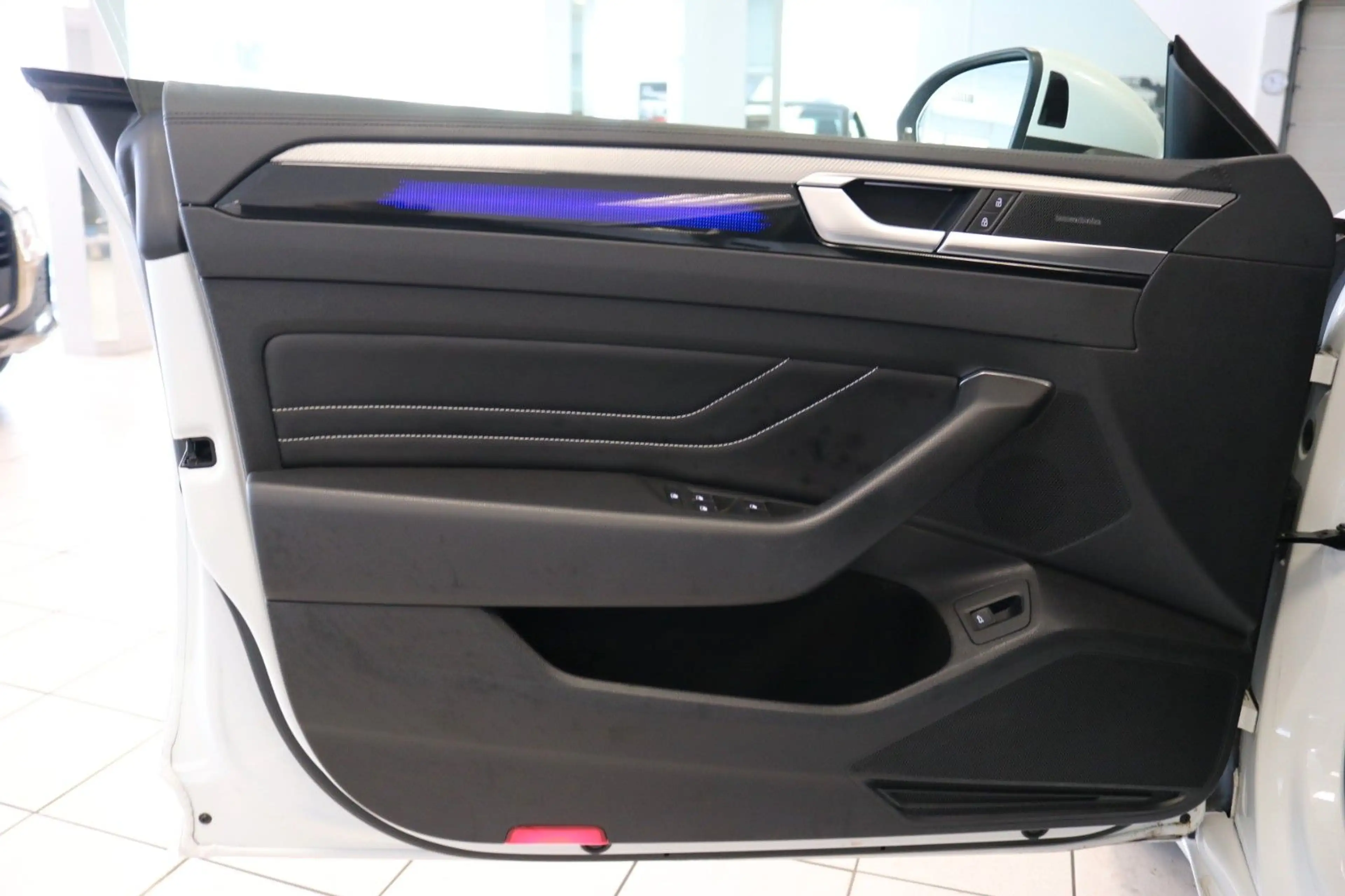Volkswagen Arteon 4M R-Line DCC HUD IQ.Light Pano 360 Memoy — photo 13