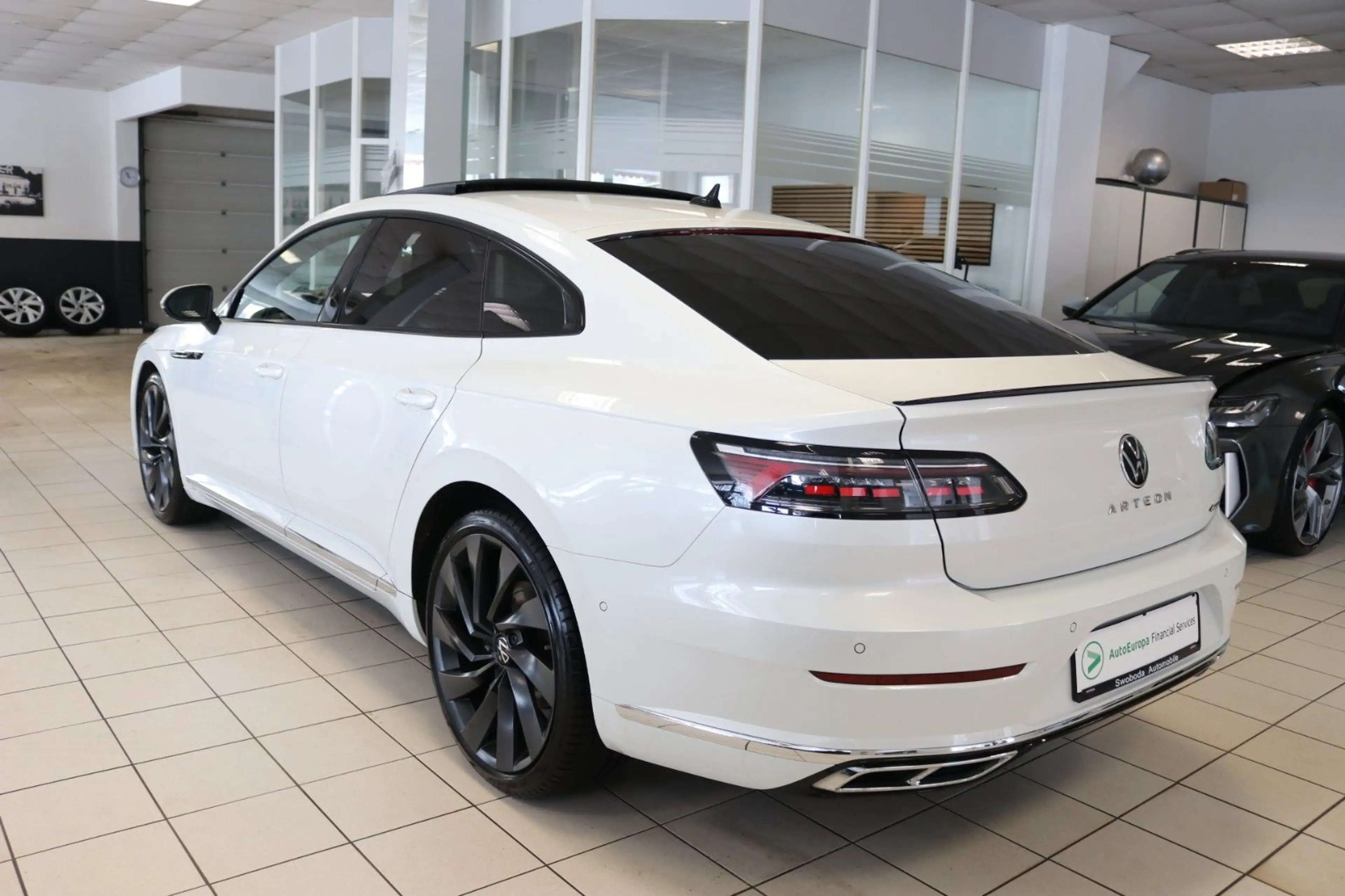 Volkswagen Arteon 4M R-Line DCC HUD IQ.Light Pano 360 Memoy — photo 10