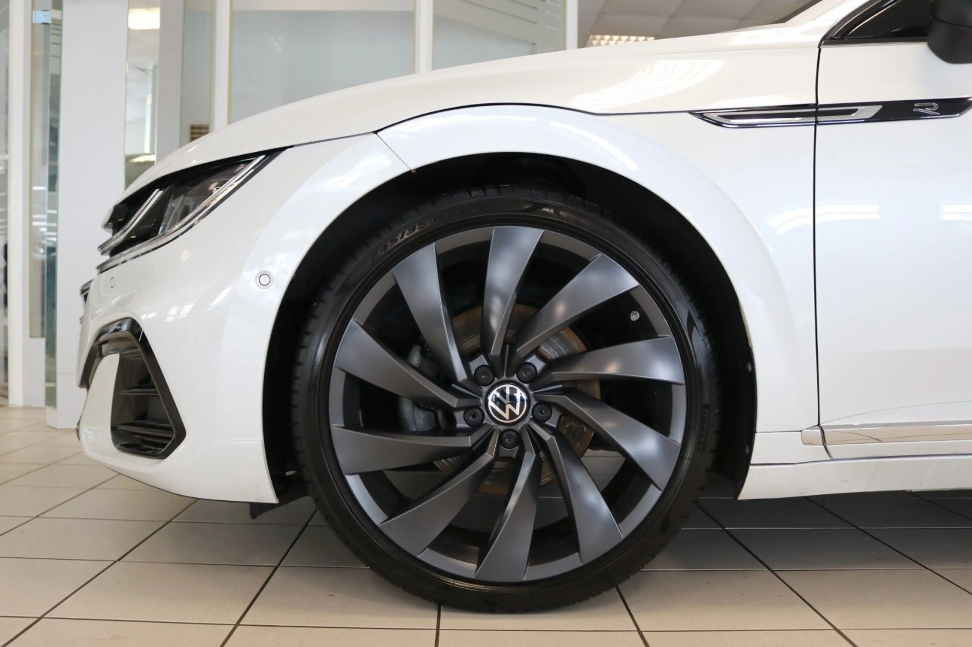 Volkswagen Arteon 4M R-Line DCC HUD IQ.Light Pano 360 Memoy — photo 4