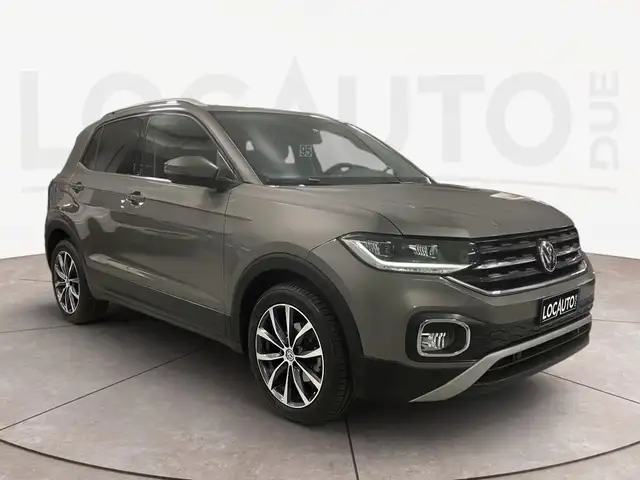 Volkswagen T-Cross view 3