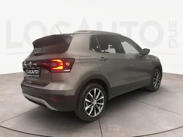Volkswagen T-Cross view 4