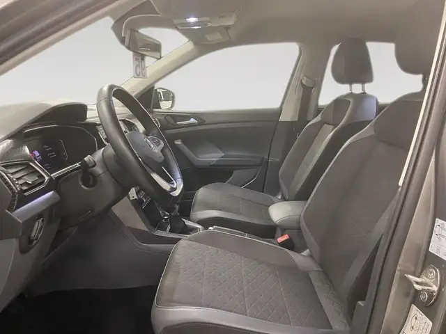 Volkswagen T-Cross view 7