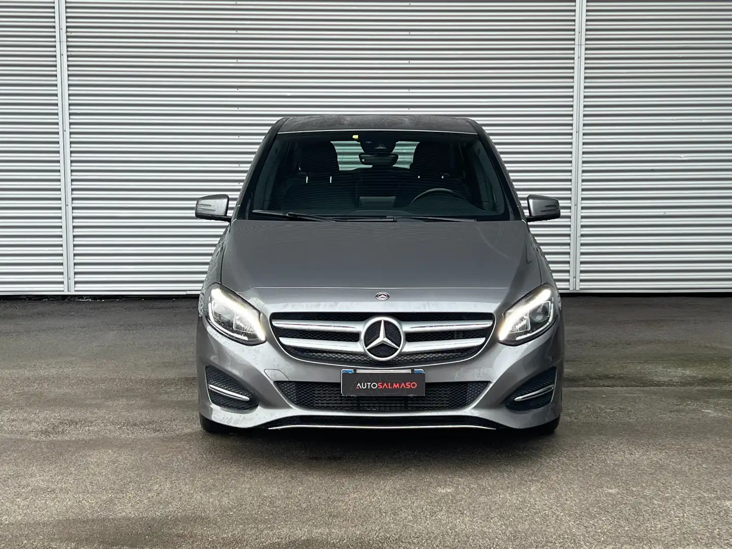 Mercedes-Benz B 180 B 180 d Automatic Business 109 CV Gris - 2