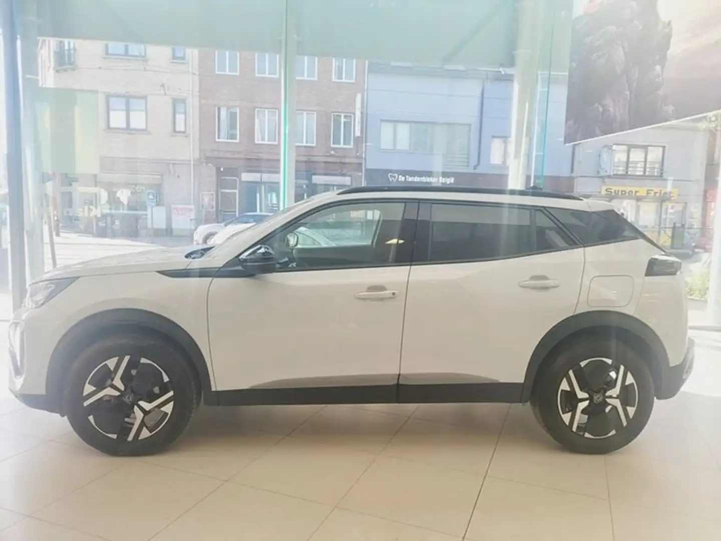 Peugeot 2008 Facelift Allure 1.2T Automaat Wit - 2