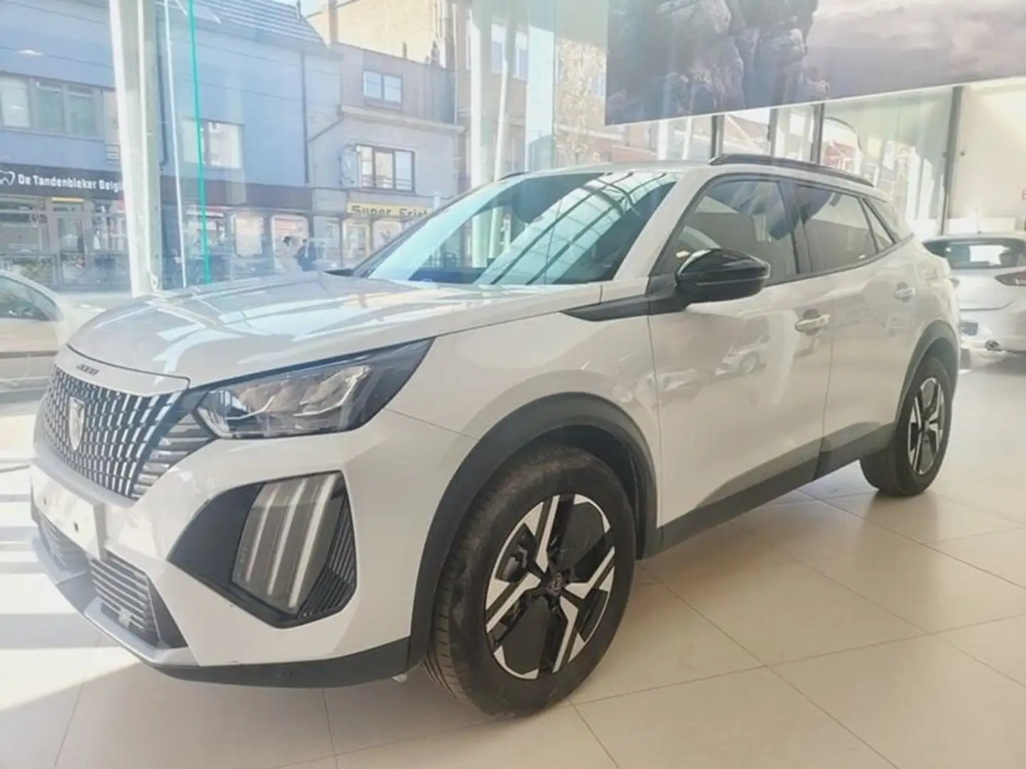 Peugeot 2008 Facelift Allure 1.2T Automaat Wit - 1
