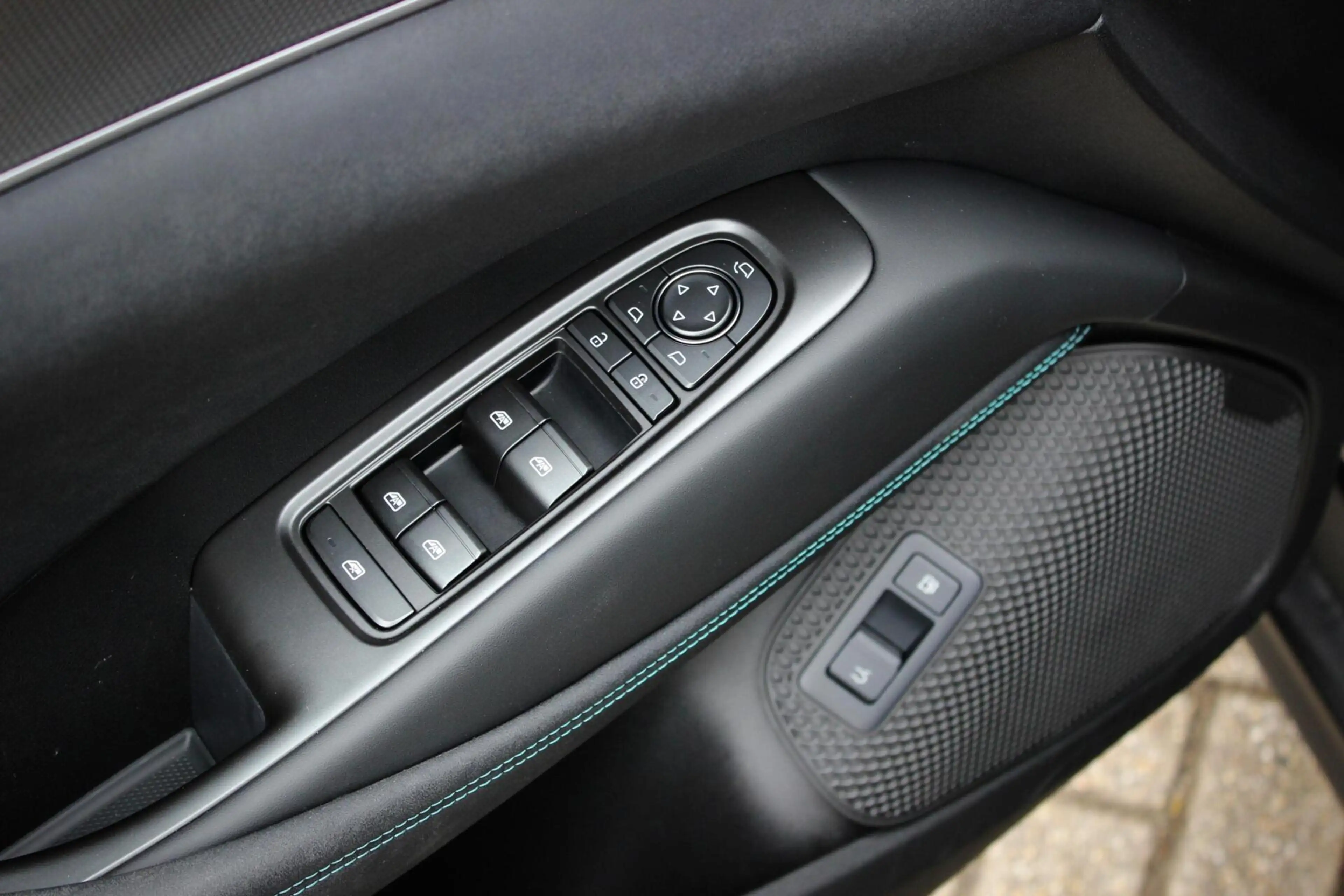 BYD Seal 6 Touring 1.5 DM-i Comfort Lite // Long Range 19 kWh — photo 27