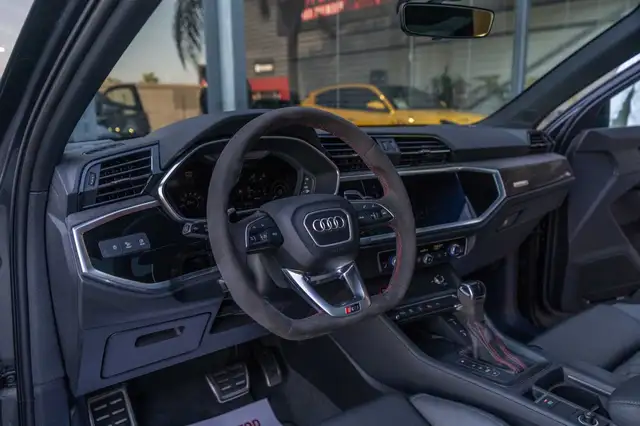 Audi RS Q3 view 15