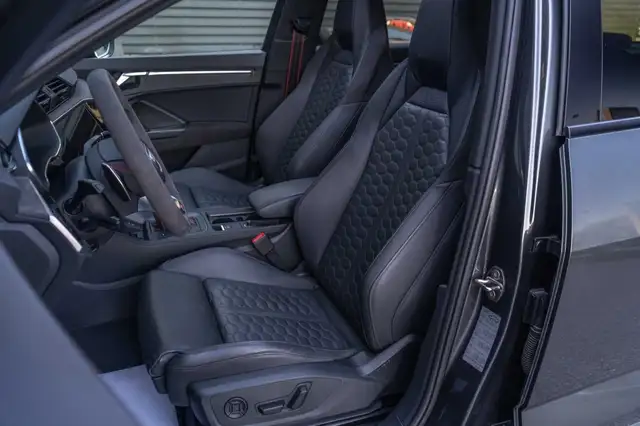 Audi RS Q3 view 18