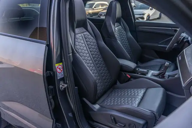 Audi RS Q3 view 21