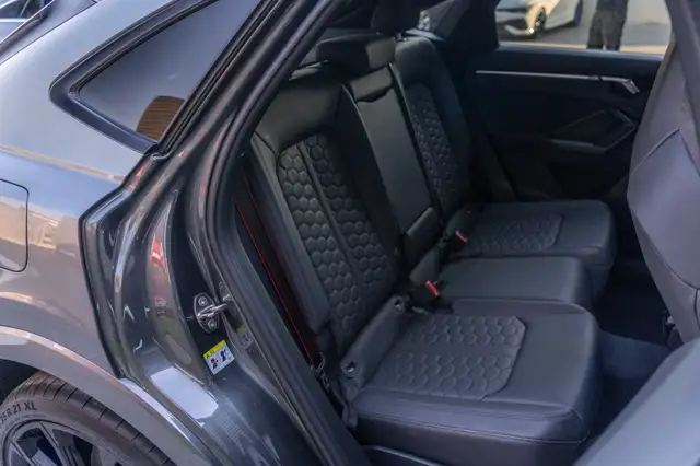 Audi RS Q3 view 20