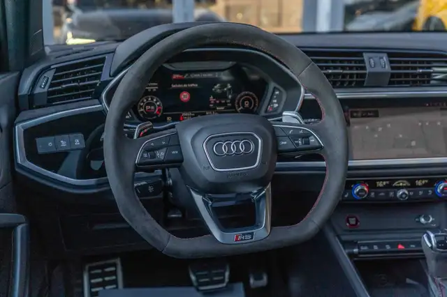 Audi RS Q3 view 8