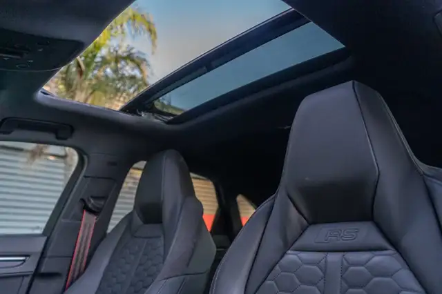 Audi RS Q3 view 17