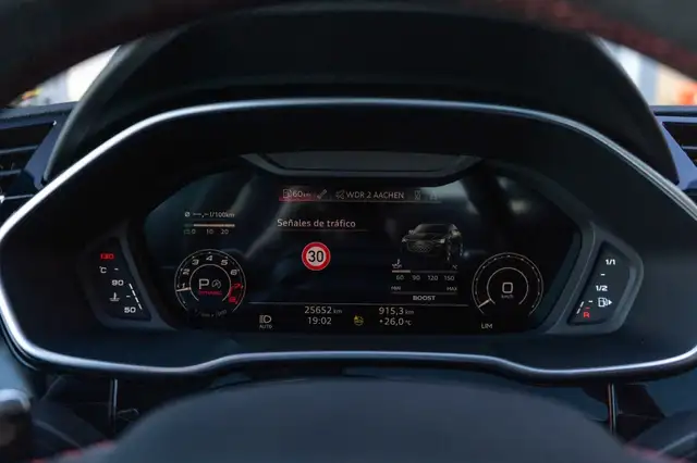 Audi RS Q3 view 9