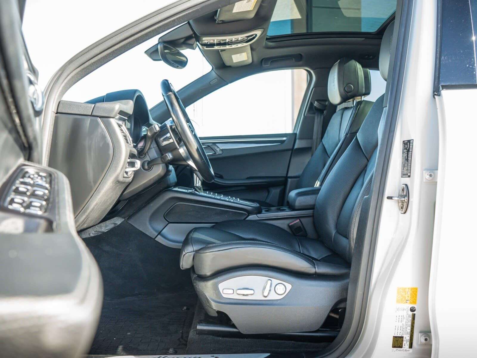 2018 Porsche Macan S w/Premium Plus/Bose Sound/Cooled Seats thumb 14