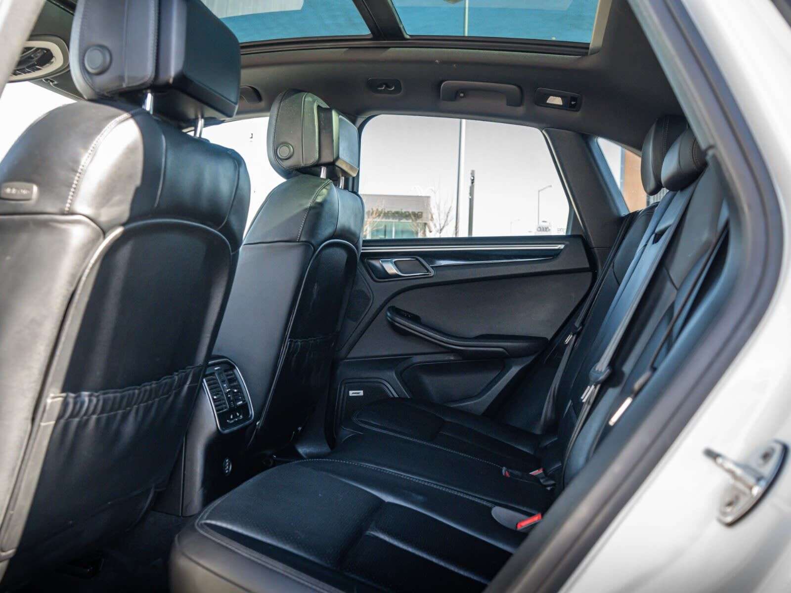 2018 Porsche Macan S w/Premium Plus/Bose Sound/Cooled Seats thumb 20
