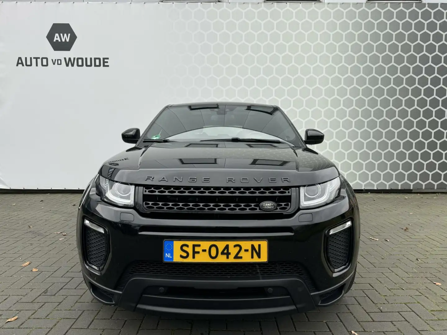 Land Rover Range Rover Evoque 2.0 TD4 HSE PANO Automaat Zwart - 2