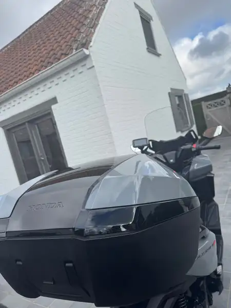 Honda Forza 300 - foto 7