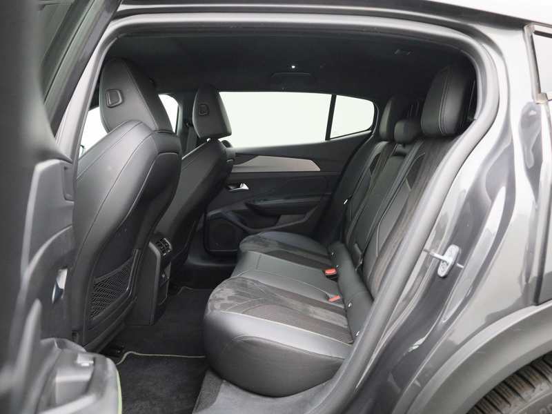 Peugeot 408 1.2 PureTech 130 S&S EAT8 GT — photo 12