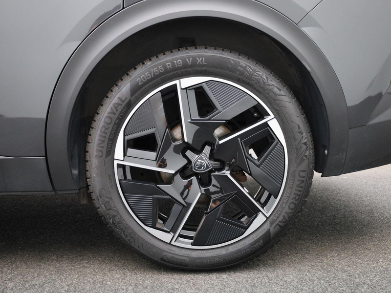 Peugeot 408 1.2 PureTech 130 S&S EAT8 GT — photo 13