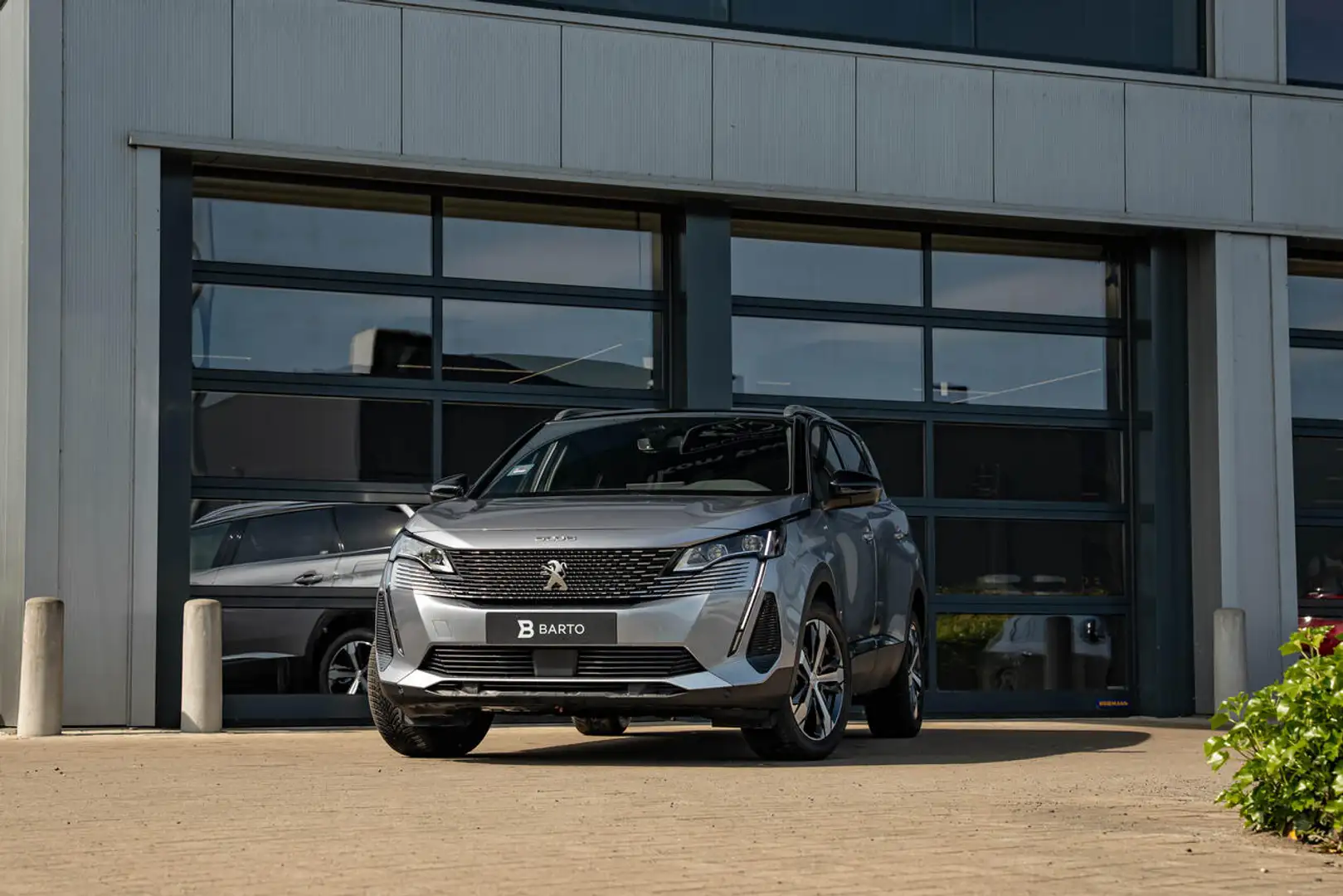 Peugeot 5008 GT I 130PK AT I 7-zit I Navi I a.Camera I Carpl... Grijs - 1