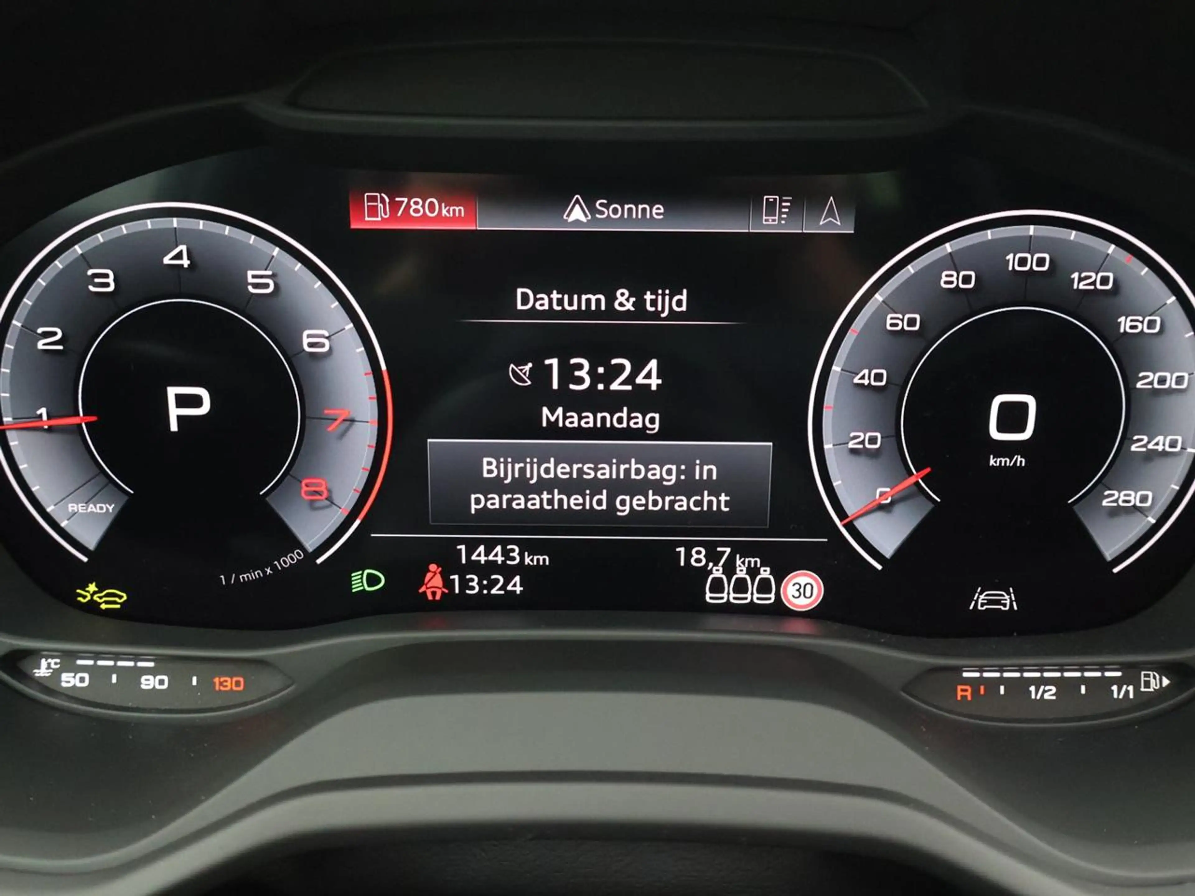 Audi Q2 35 TFSI Prestige Edition S tronic — photo 11