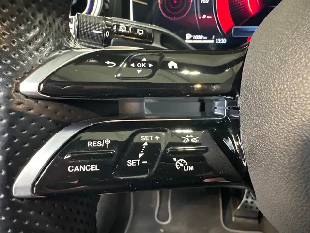 Mercedes-Benz C-Class view 15