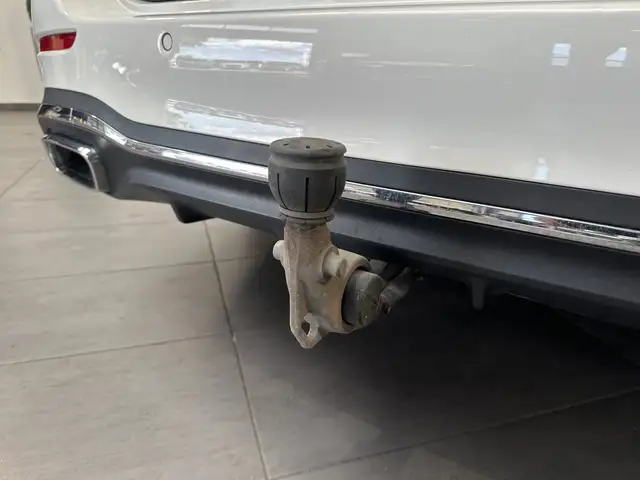 Mercedes-Benz C-Class view 10