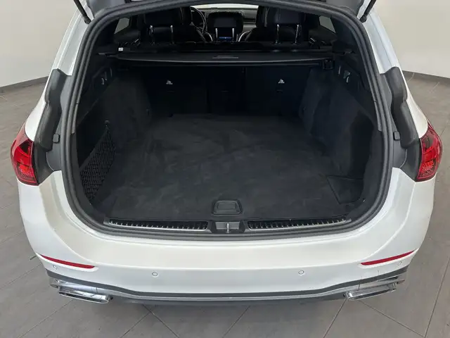 Mercedes-Benz 220 view 6