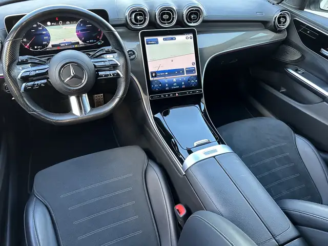 Mercedes-Benz 220 view 12